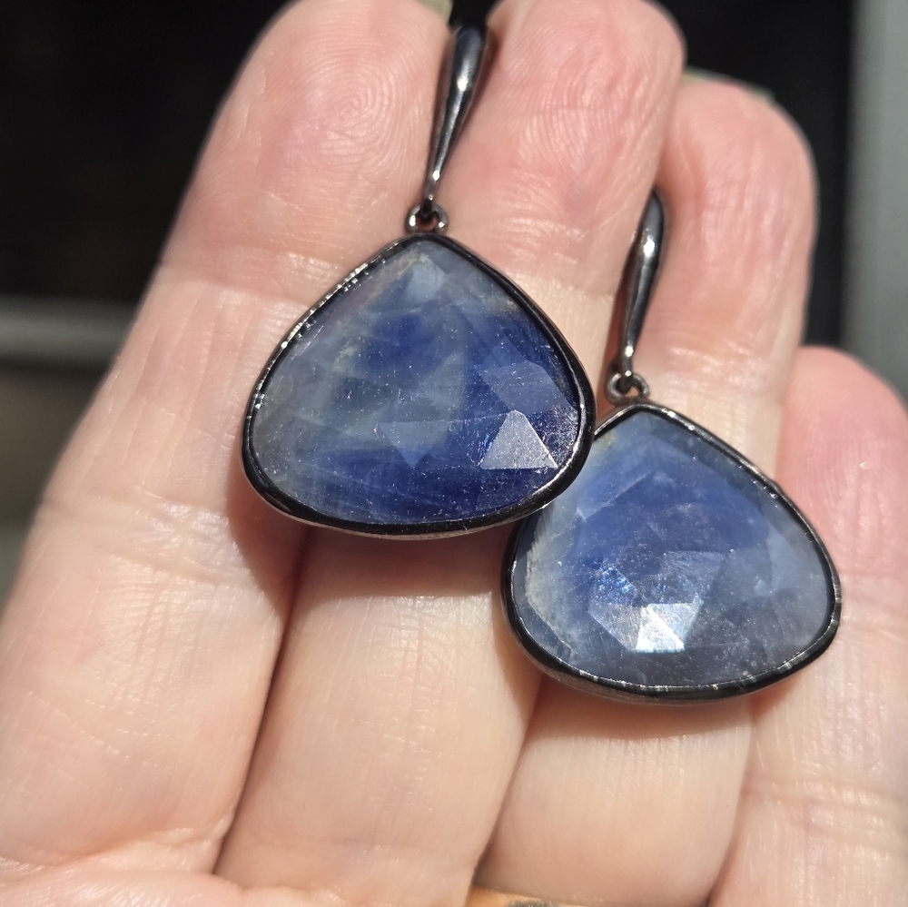 Saphire 40k Trillion cut sterling &rhodium earrings - Picture 5 of 9